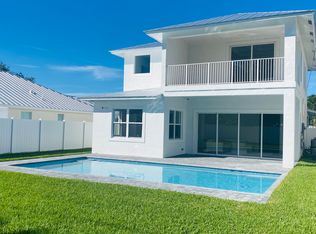 9066 SE Mars St, Hobe Sound, FL 33455