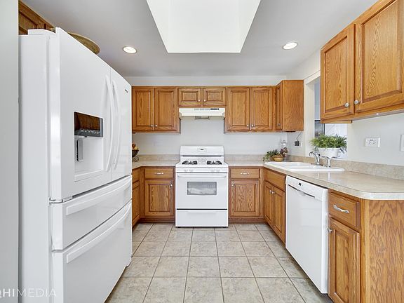 2nd image of 7546 W Hawthorne Ln