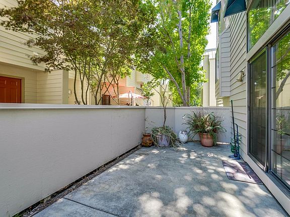 2nd image of 759 Loma Verde Ave #B