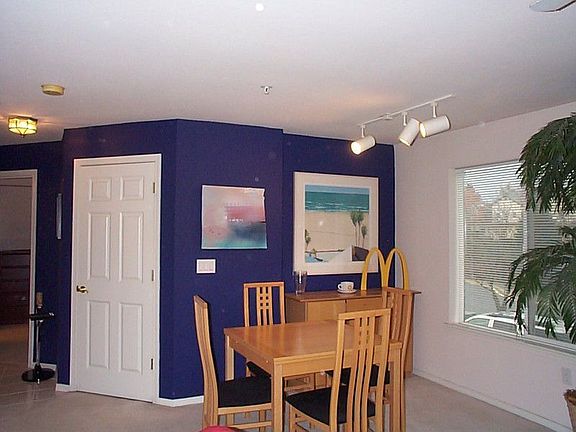 dining room w/ big picture