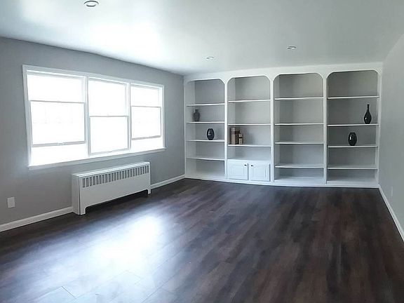 4th image of 429 E Lakeshore Dr