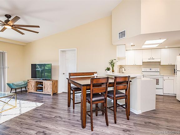 2nd image of 2131 SE 10th Ave APT 1117