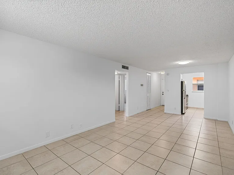 450 SW 2nd Ave #205 — Photo 10