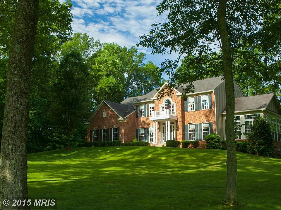 Big modern home on great sylvan lot, with pool