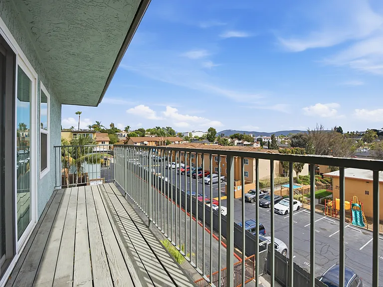 228 Las Flores Dr #4 — Photo 14