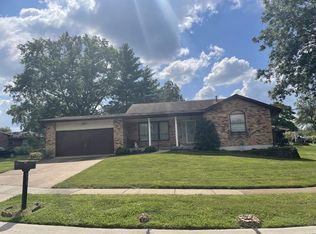 5323 Vortex Dr, Saint Louis, MO