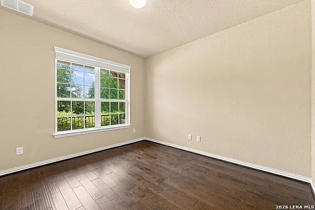 731 Decathlon St — Photo 4