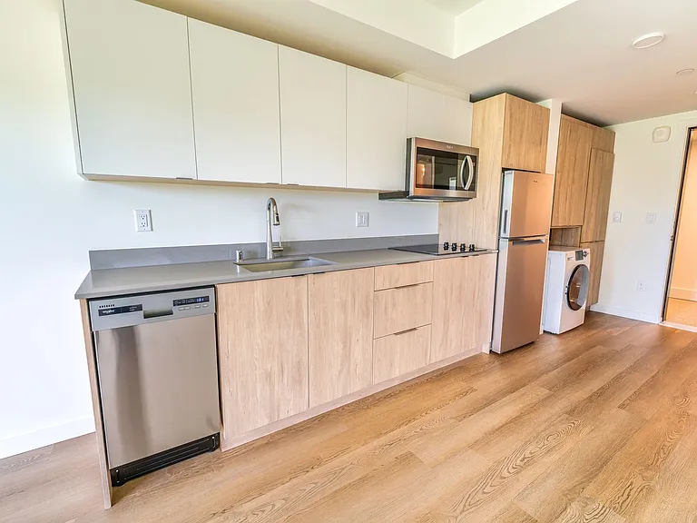 Stone Row Apartments — Photo 12