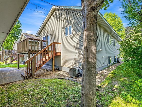 2nd image of 1077 26th Ave SE