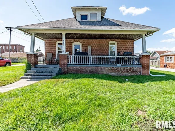 303 W Washington Ave, Lewistown, IL 61542
