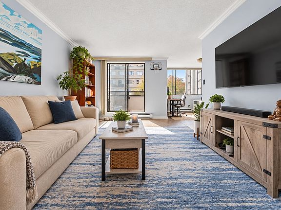 3rd image of 1270 Robson St #803