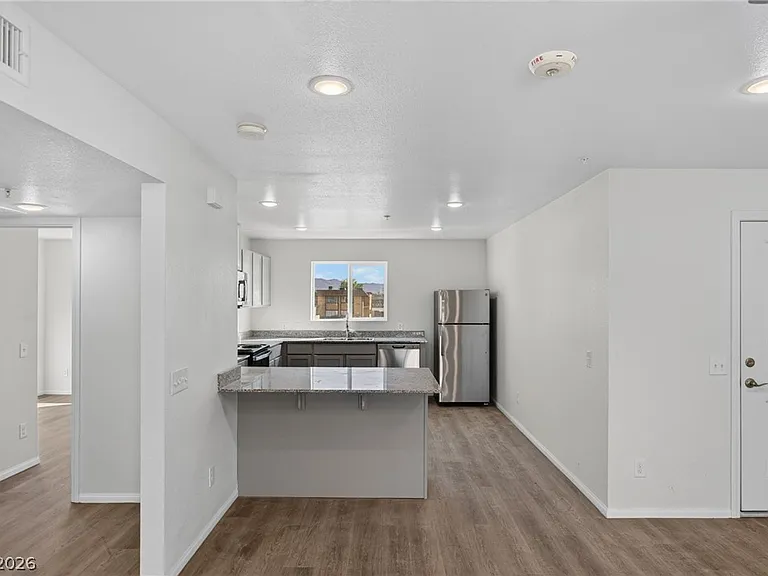 2305 Seco Adobe Cir #102 — Photo 6