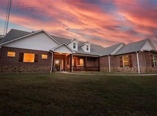 1081 Clark Rd, Gainesville, TX 76240