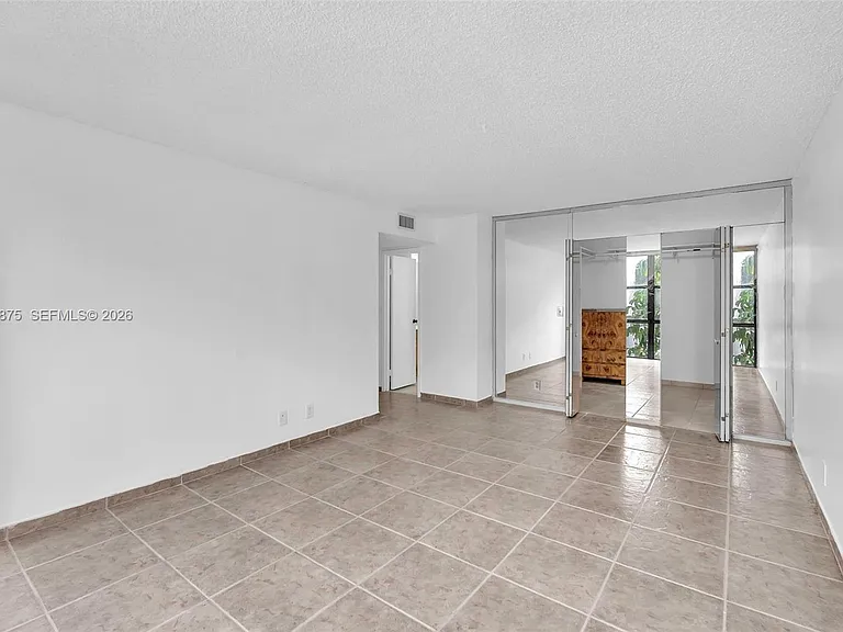1000 Parkview Dr #229 — Photo 18
