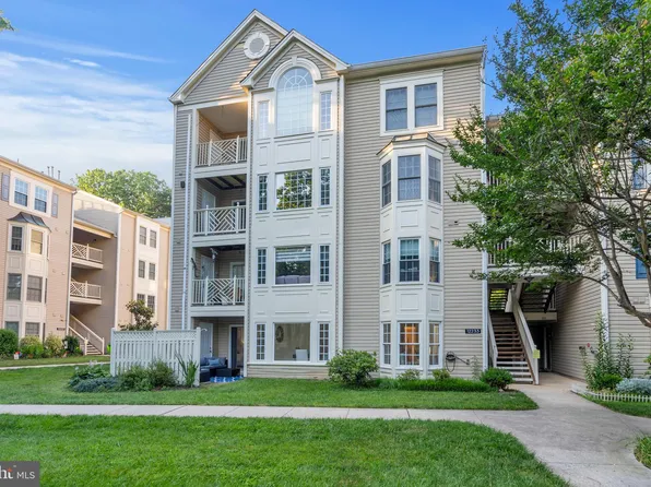 12233 Fairfield House Dr APT 200B, Fairfax, VA 22033