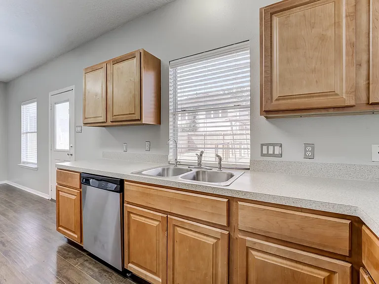 12415 Silversmine Dr — Photo 11