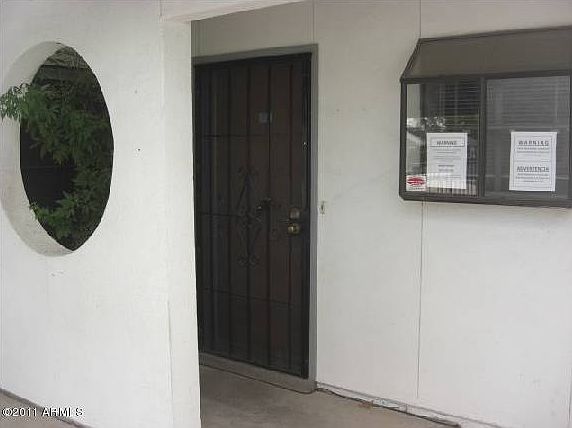 2nd image of 302 N Sycamore Street #14