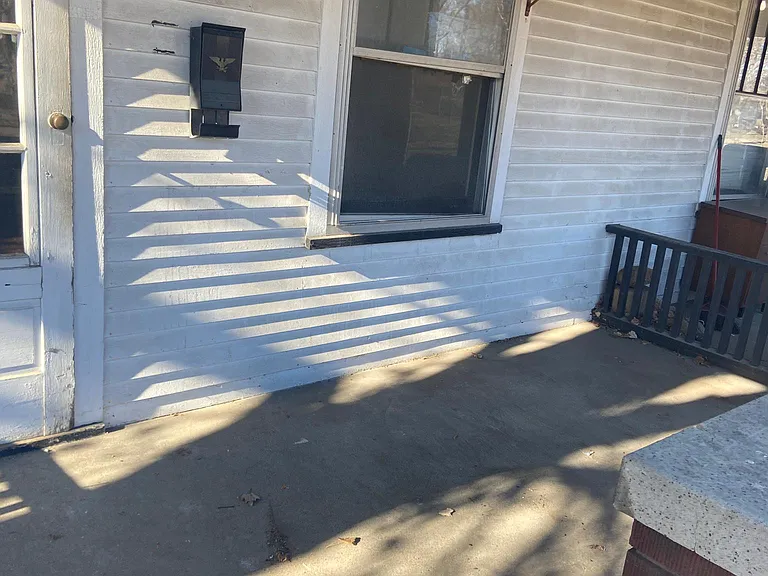 1305 E Riverside Dr #1305 — Photo 3