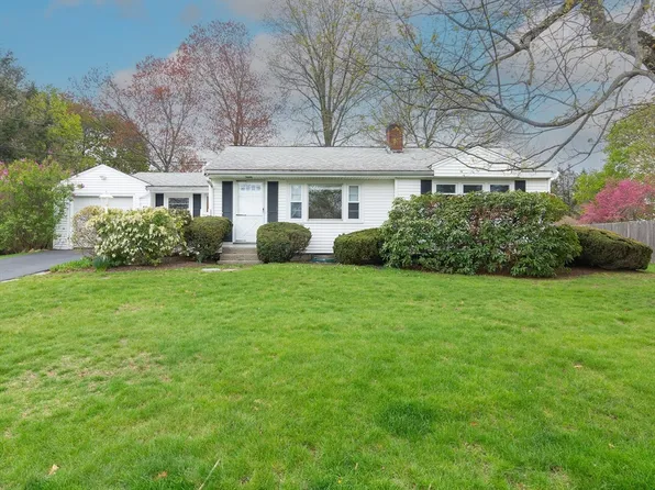 40 Dunster Rd, Framingham, MA 01702