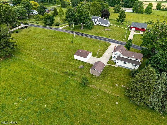 4th image of 9626 Daniels Rd