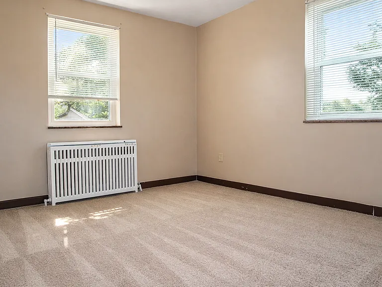 60 Markham Dr — Photo 8
