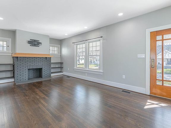 2nd image of 401 Wiltshire Blvd