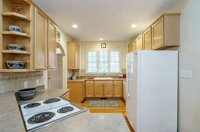 205 Dutch Hill Rd — Photo 7