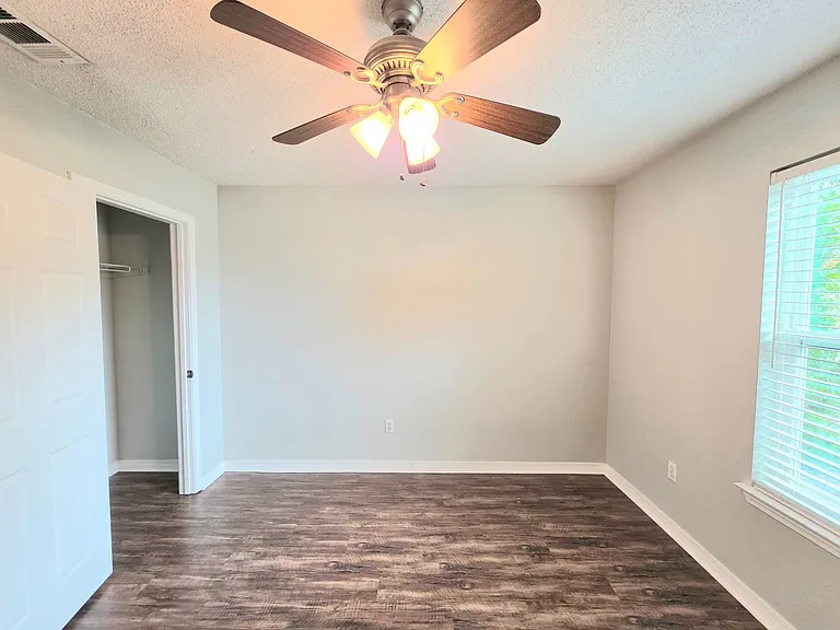 6607 Woodbury Forest Dr — Photo 11