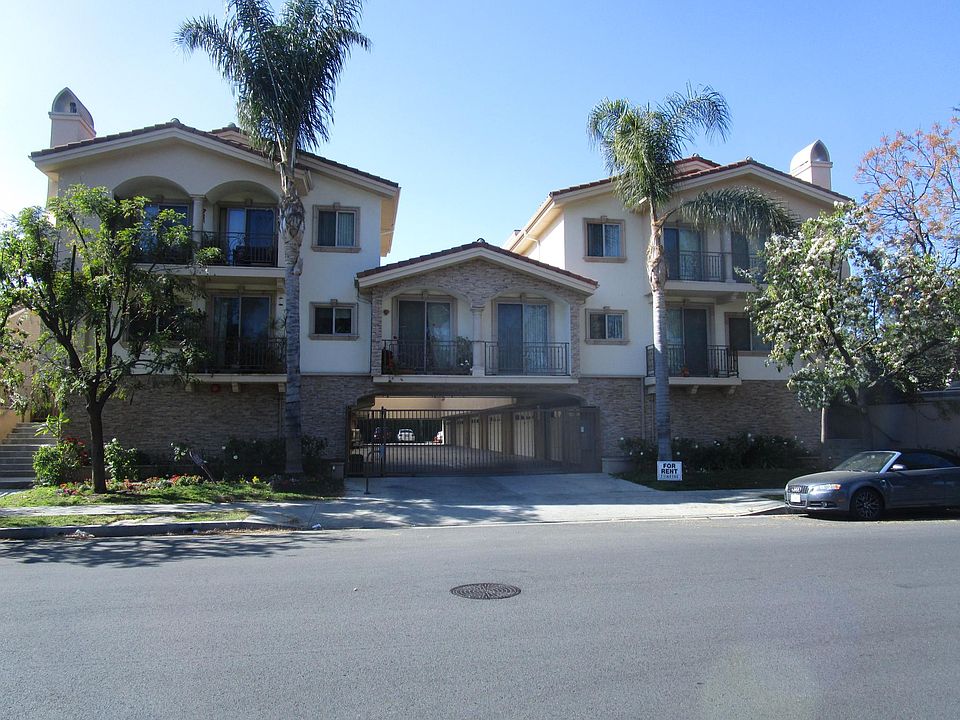 1st image of 6541 Odessa Ave #103