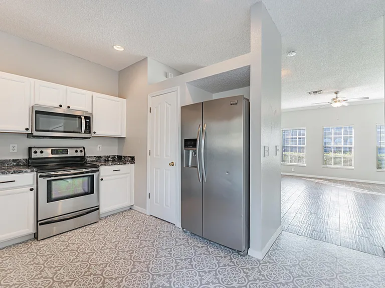 4304 Deermont Cir — Photo 13