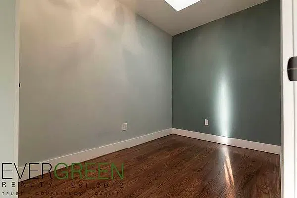 Rented by ERNY LLC | media 31