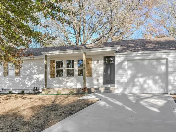 11415 N Nashua Dr, Kansas City, MO 64155