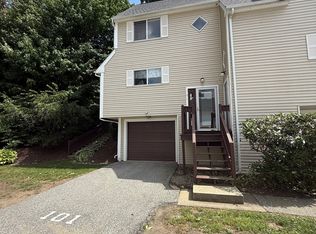 61 Perry St UNIT 101, Putnam, CT 06260