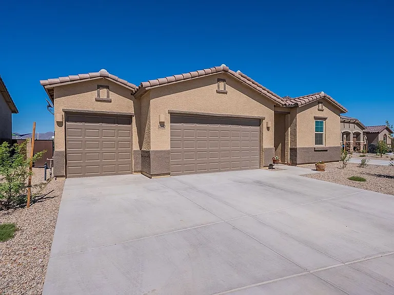 12442 N Appling Ave — Photo 1
