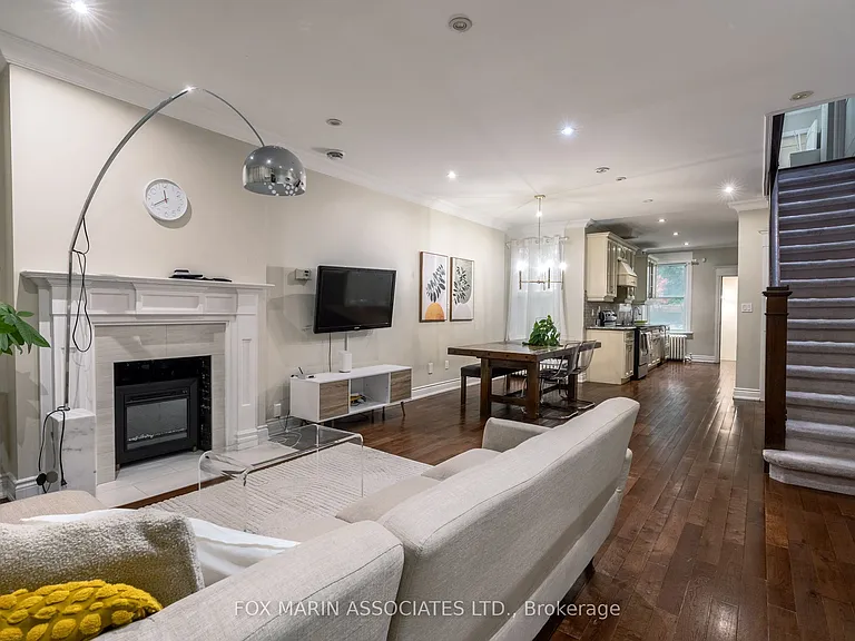 31 Browning Ave — Photo 2