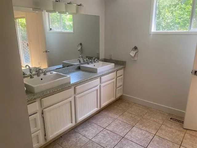 17860 Pilkington Rd — Photo 7