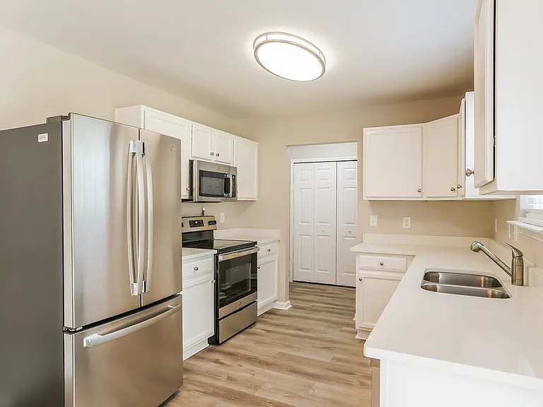 3928 Tyler Bluff Ln — Photo 8