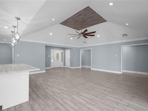5th image of 241 Devon Rd