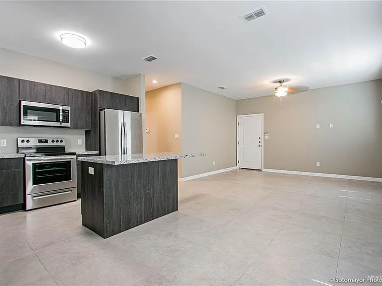120 W Diamond Ave #3 — Photo 5