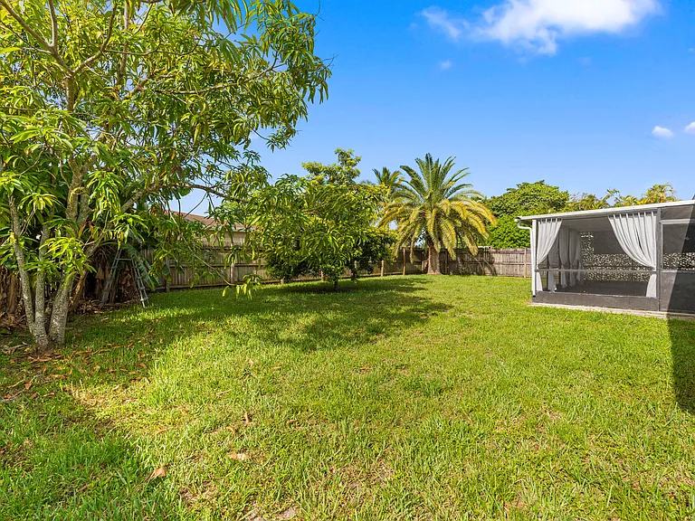 4784 Alfresco St — Photo 11