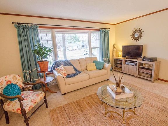5th image of 103 Knoll Dr