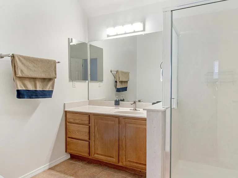 9223 Drolet Dr NW — Photo 28