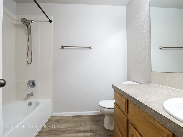 905 Durum St — Photo 14