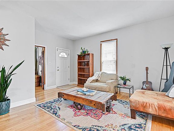 5th image of 516 Troost Ave