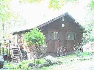 1994 Lakeview Dr E, Lake Ariel, PA 18436