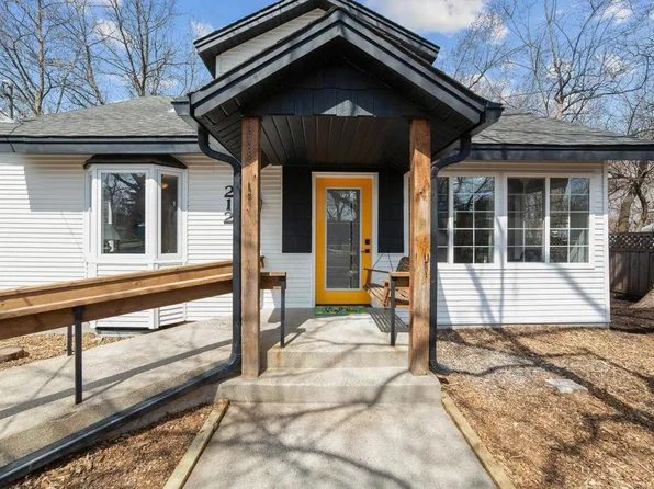 212 95th St W, Bloomington, MN 55420