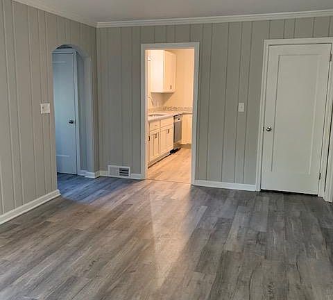 4th image of 415 Wrico St