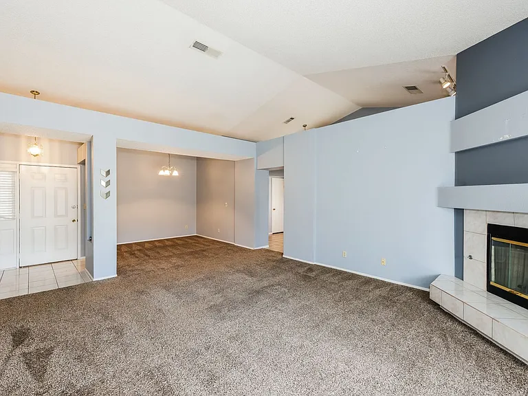 1780 Yellowwood Dr — Photo 7