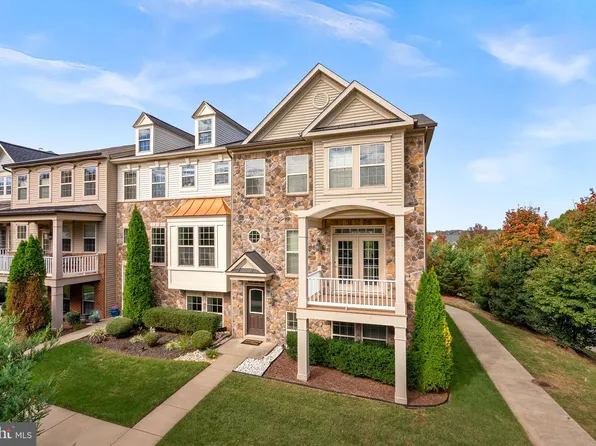 46685 Joubert Ter, Sterling, VA 20165