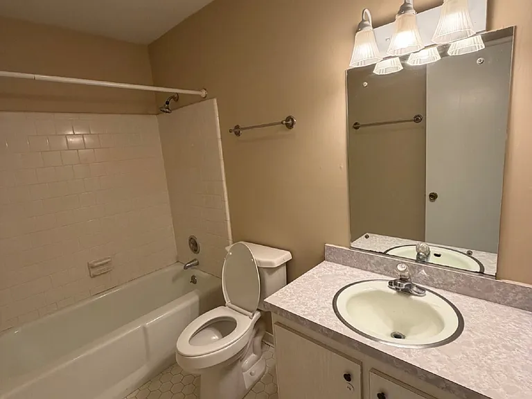 165 Scott Hills Dr #F-4 — Photo 15